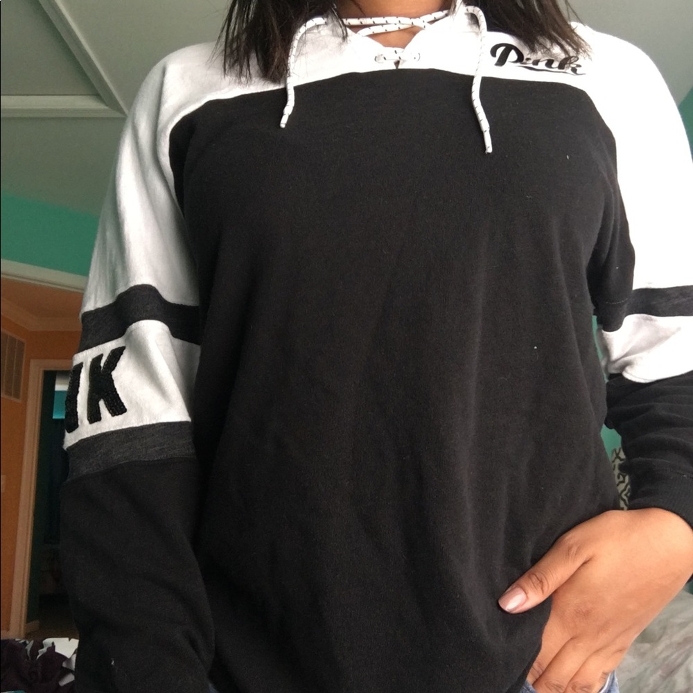 White/black long sleeve t-shirt from pink